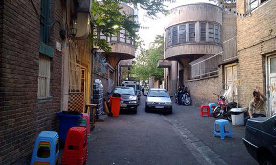 کوچه لولاگر تهران؛ منبع عکس: fardanews.com؛ عکاس: ناشناس