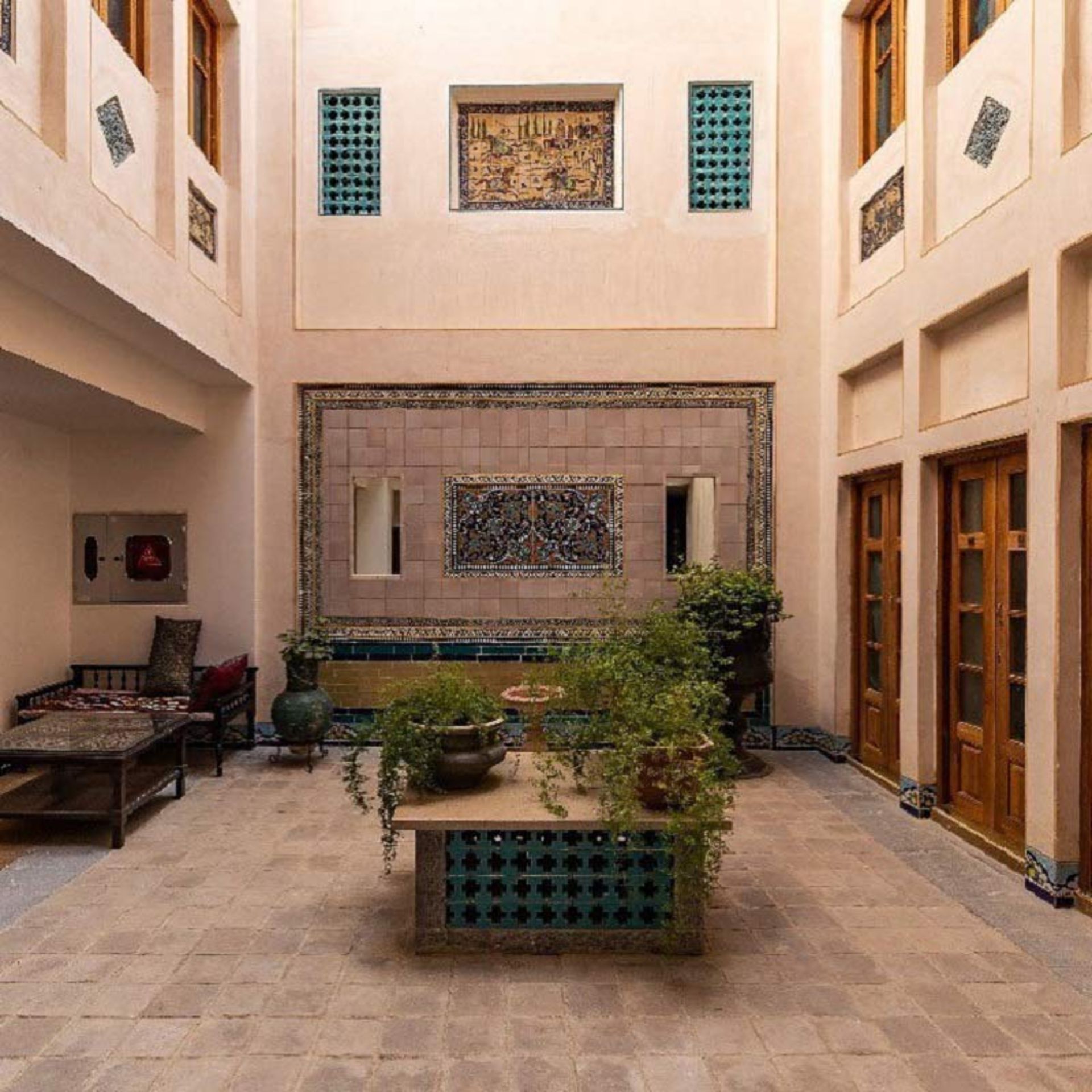حیاط خانه بخردی اصفهان؛ منبع عکس: اینستاگرام bekhradihouse