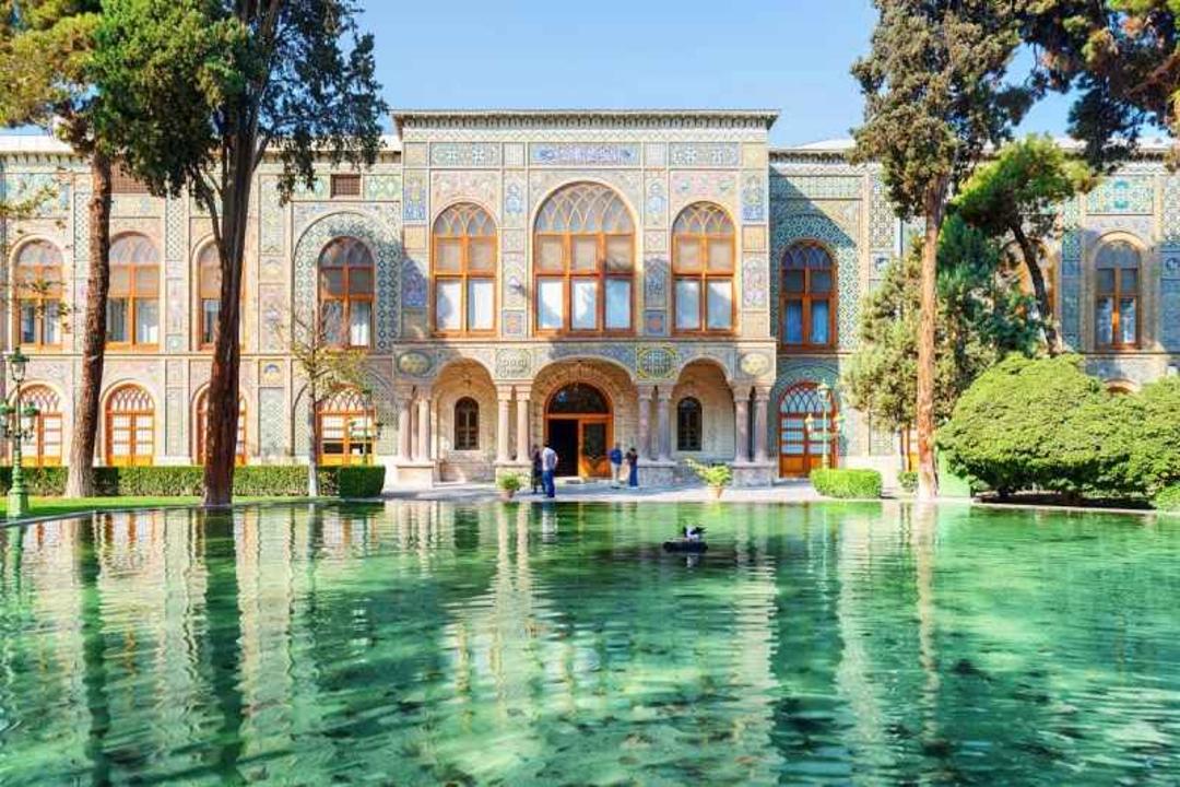 حوض کاخ گلستان؛ منبع عکس: وب سایت Irantripedia.com. عکاس: نامشخص