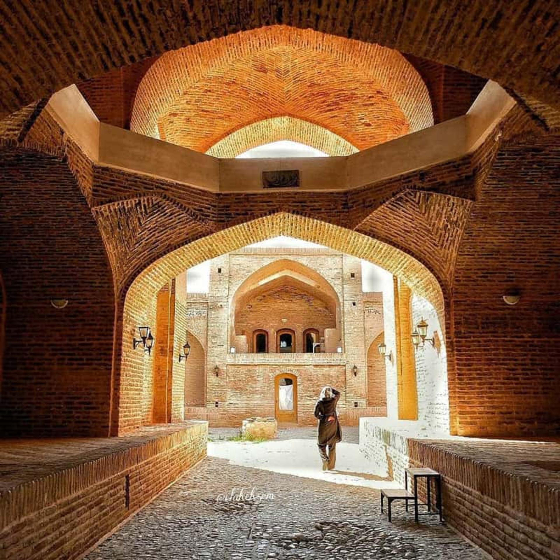 کاروانسرای صفوی میاندشت