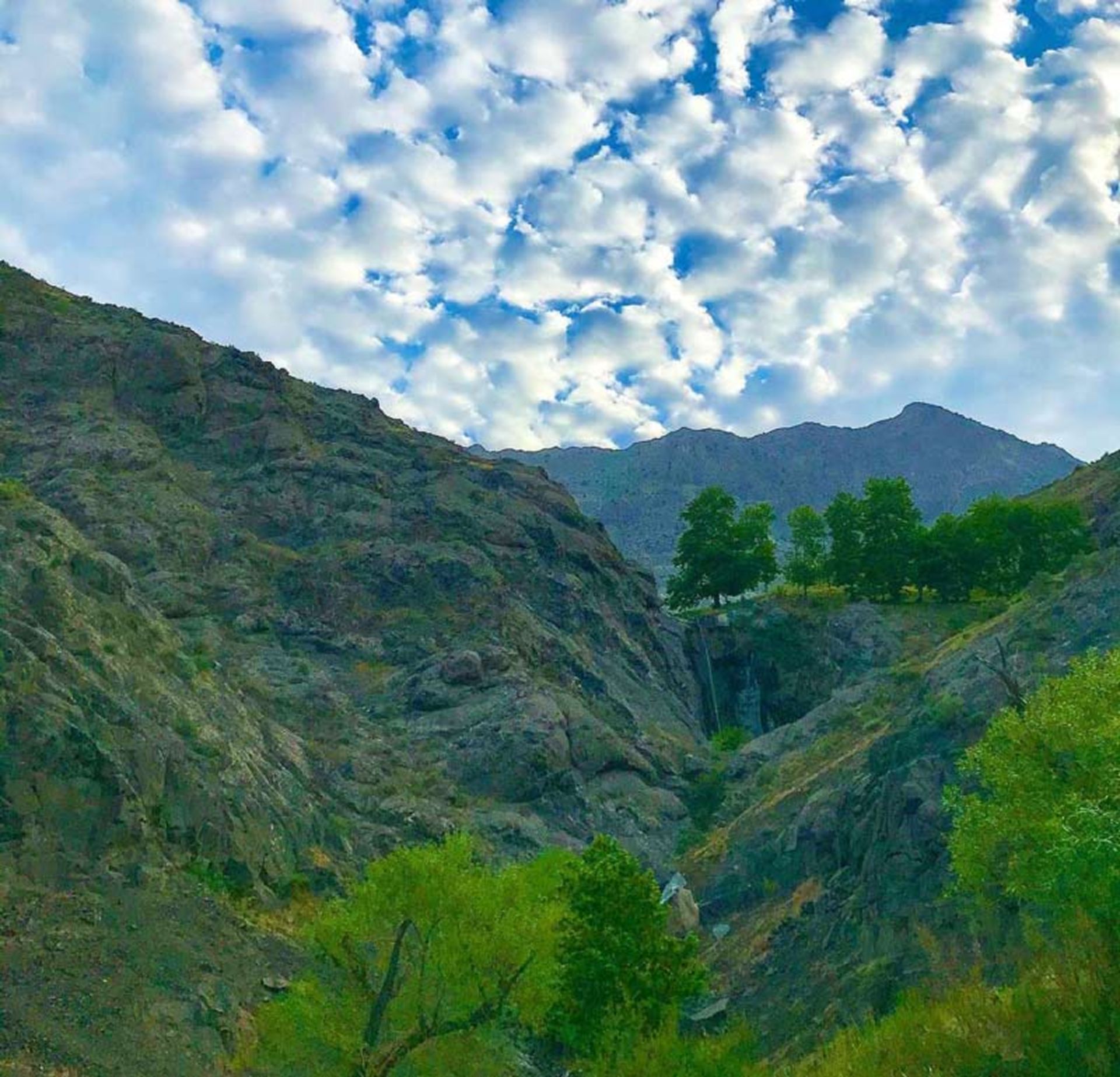 طبیعت سرسبز روستای کندر زیر آسمان پرابر،  صفحه اینستاگرام marishtrip@، عکاس نامشخص