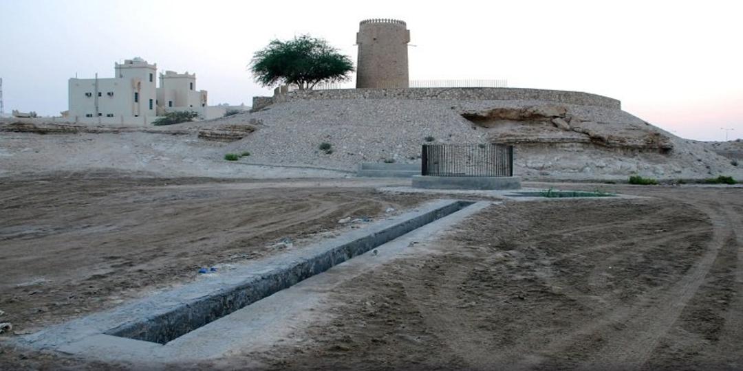 چاه آب در الخور- منبع عکس expedia.ie- عکاس نامشخص.jpg