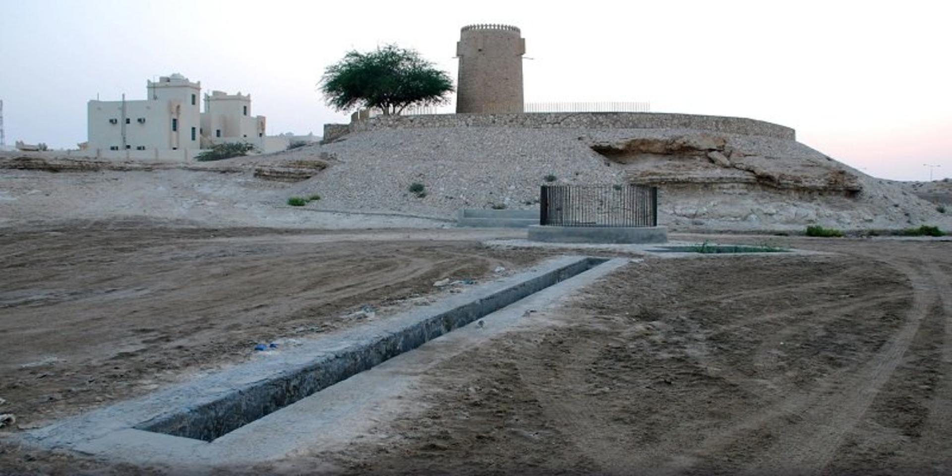 چاه آب در الخور- منبع عکس expedia.ie- عکاس نامشخص.jpg