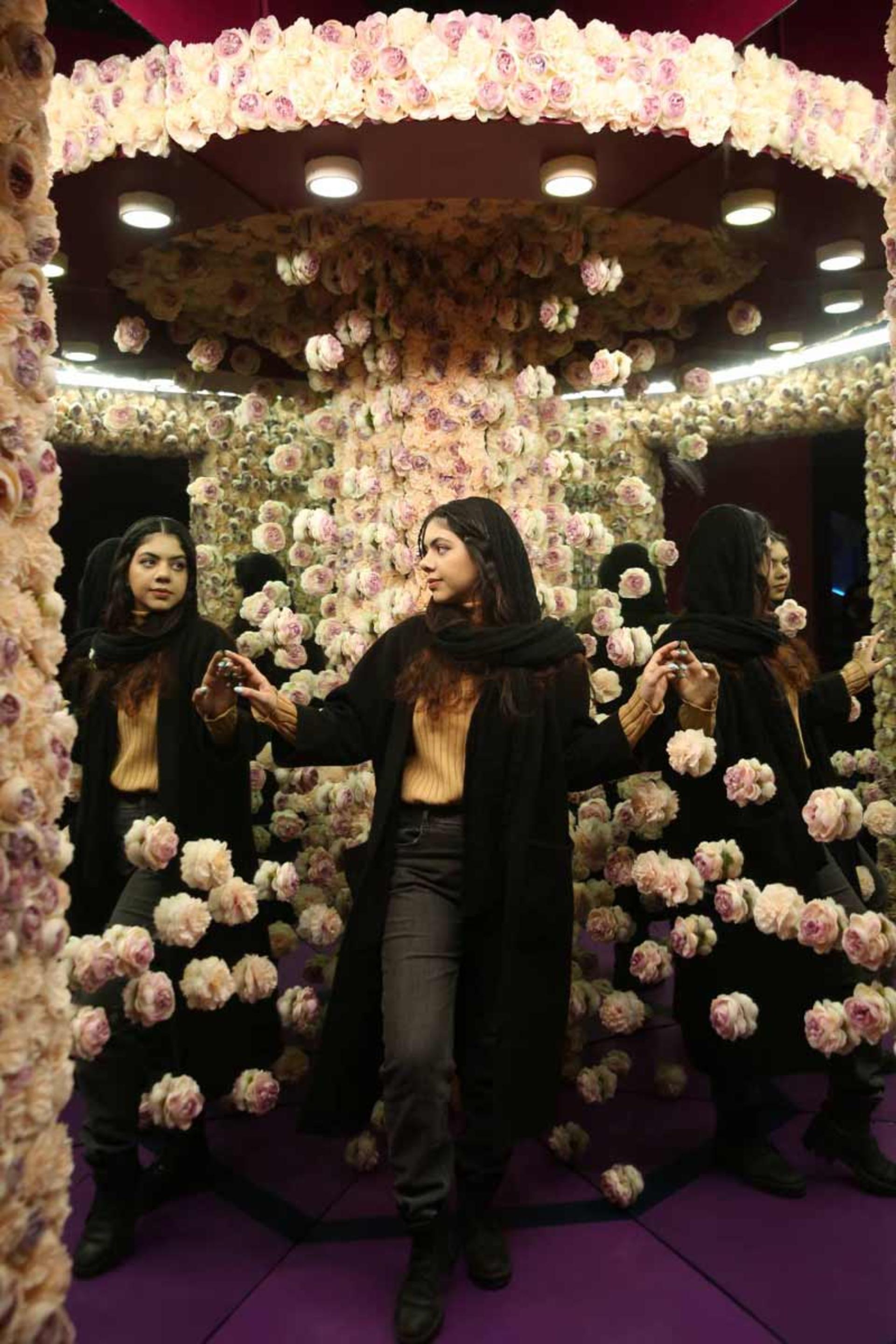 فضاهای مختلف در مجموعه رویا پارک