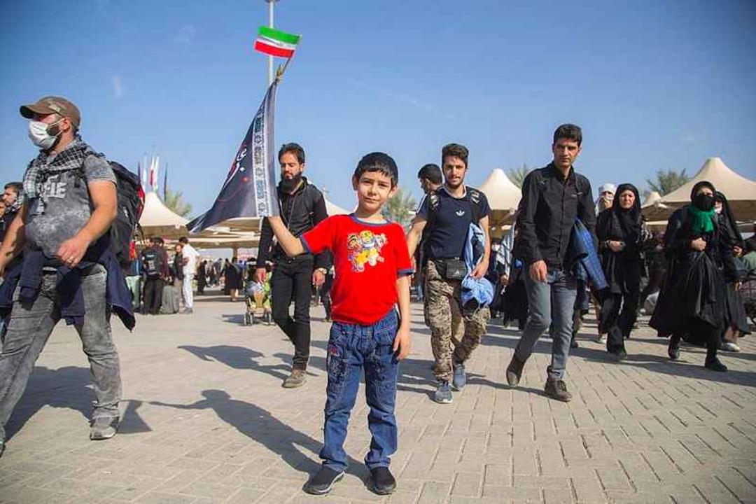 حضور نوجوان ایرانی در راهپیمایی اربعین