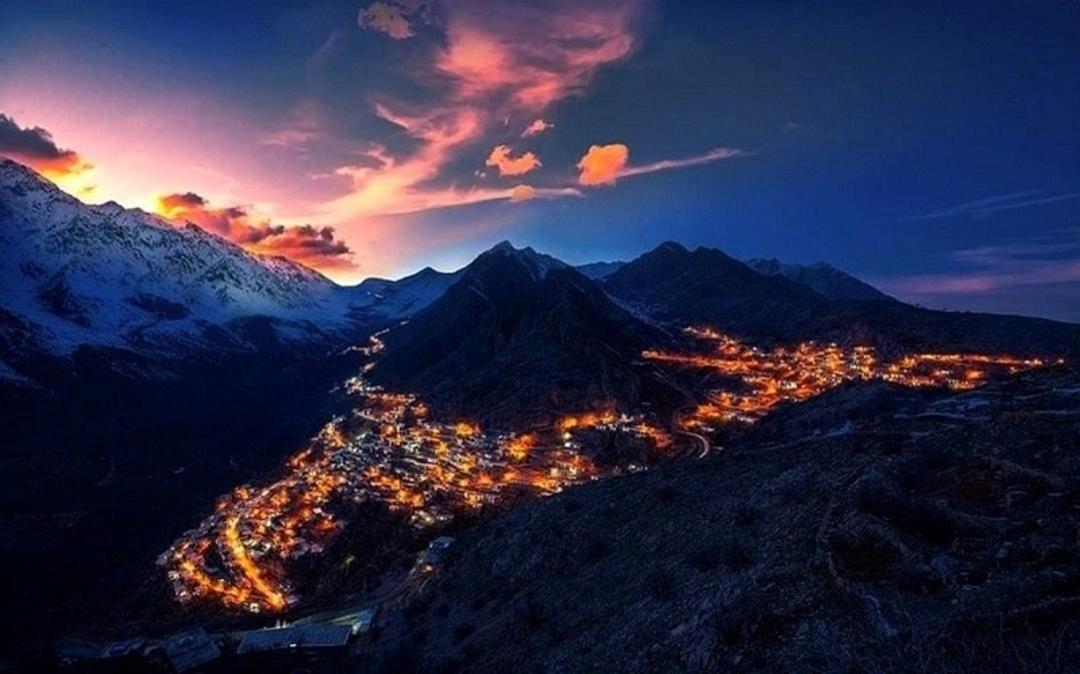 نمای شب روستای اورامان تخت Village - منبع عکسFararu.com-عکاس نامشخص.jpg