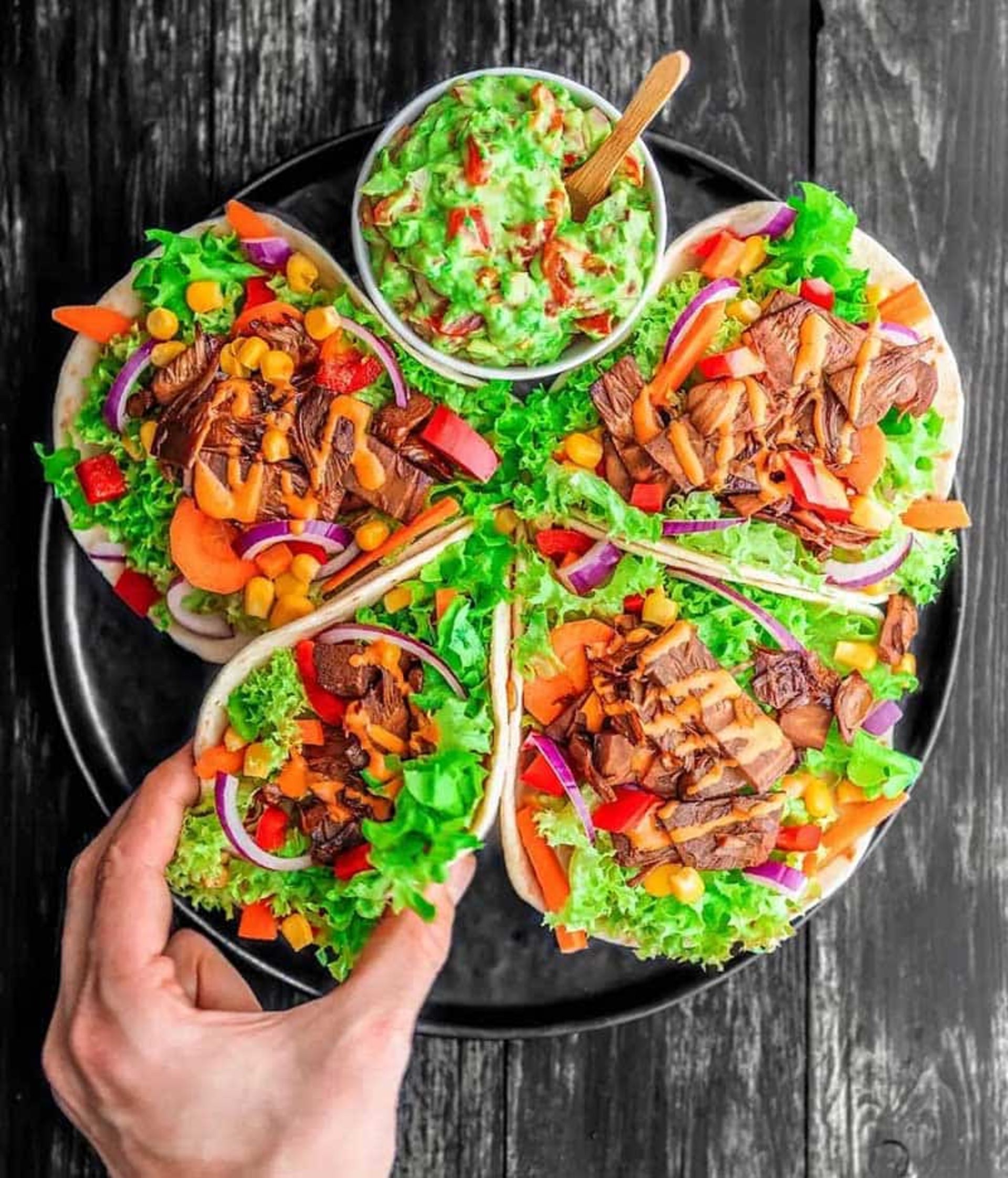 تاکوی گیاهی؛ منبع عکس: instagram.com/vegan.dy؛ نام عکاس: Andy