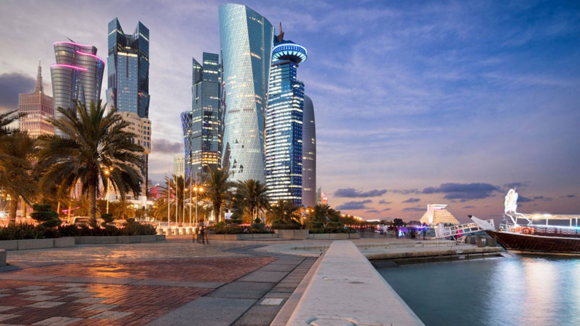 کورنیش دوحه؛ منبع عکس: expedia.com؛ عکاس: نامشخص