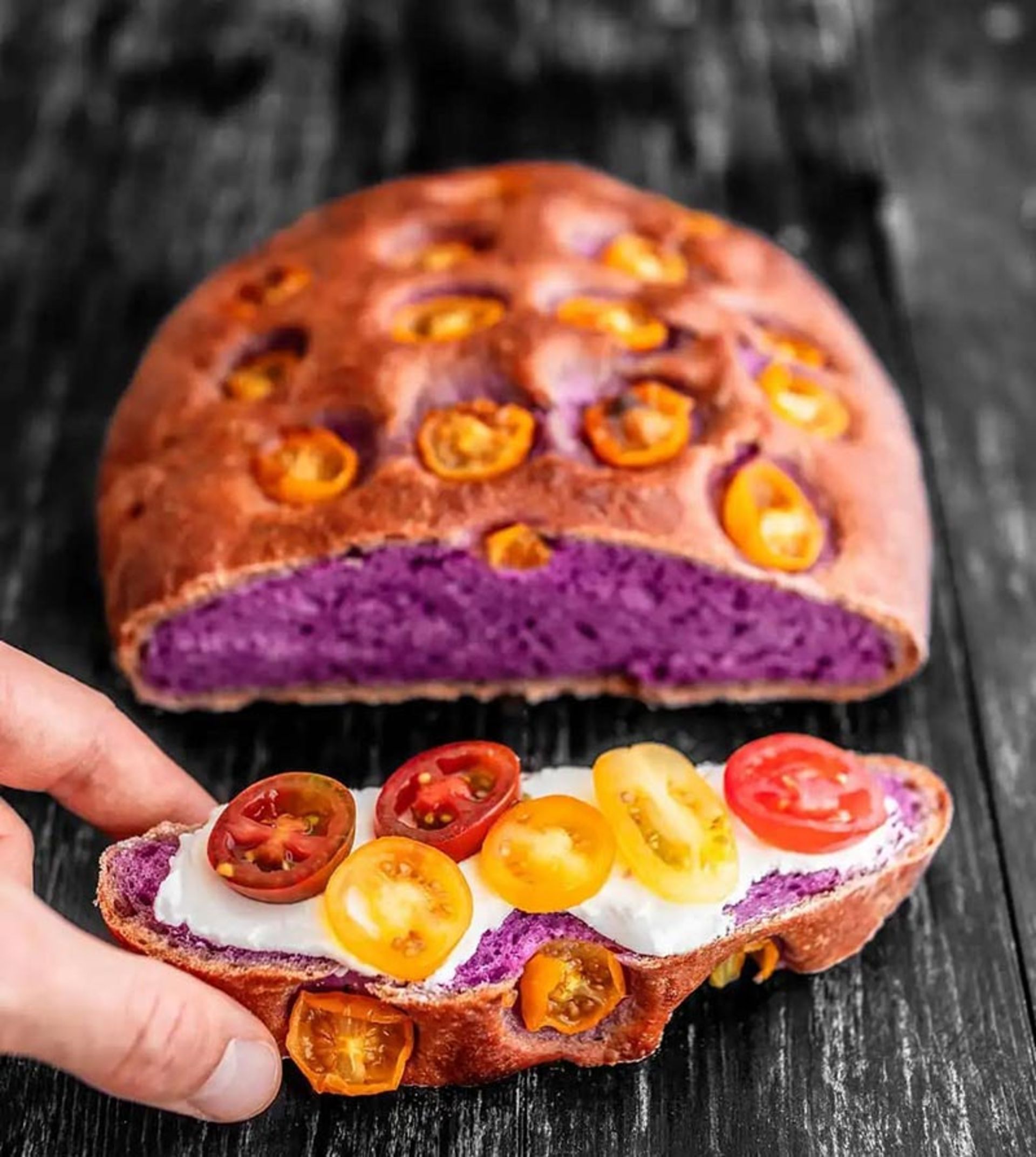 فوکاچیای رنگین؛ منبع عکس: instagram.com/vegan.dy؛ نام عکاس: Andy