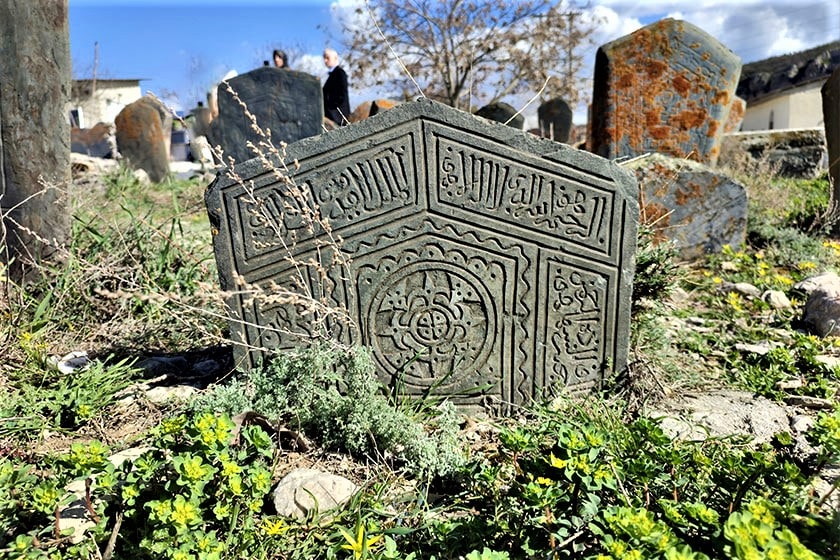 چرا اجساد در قبرستان سفید چاه سالم می‌مانند؟ - کجارو