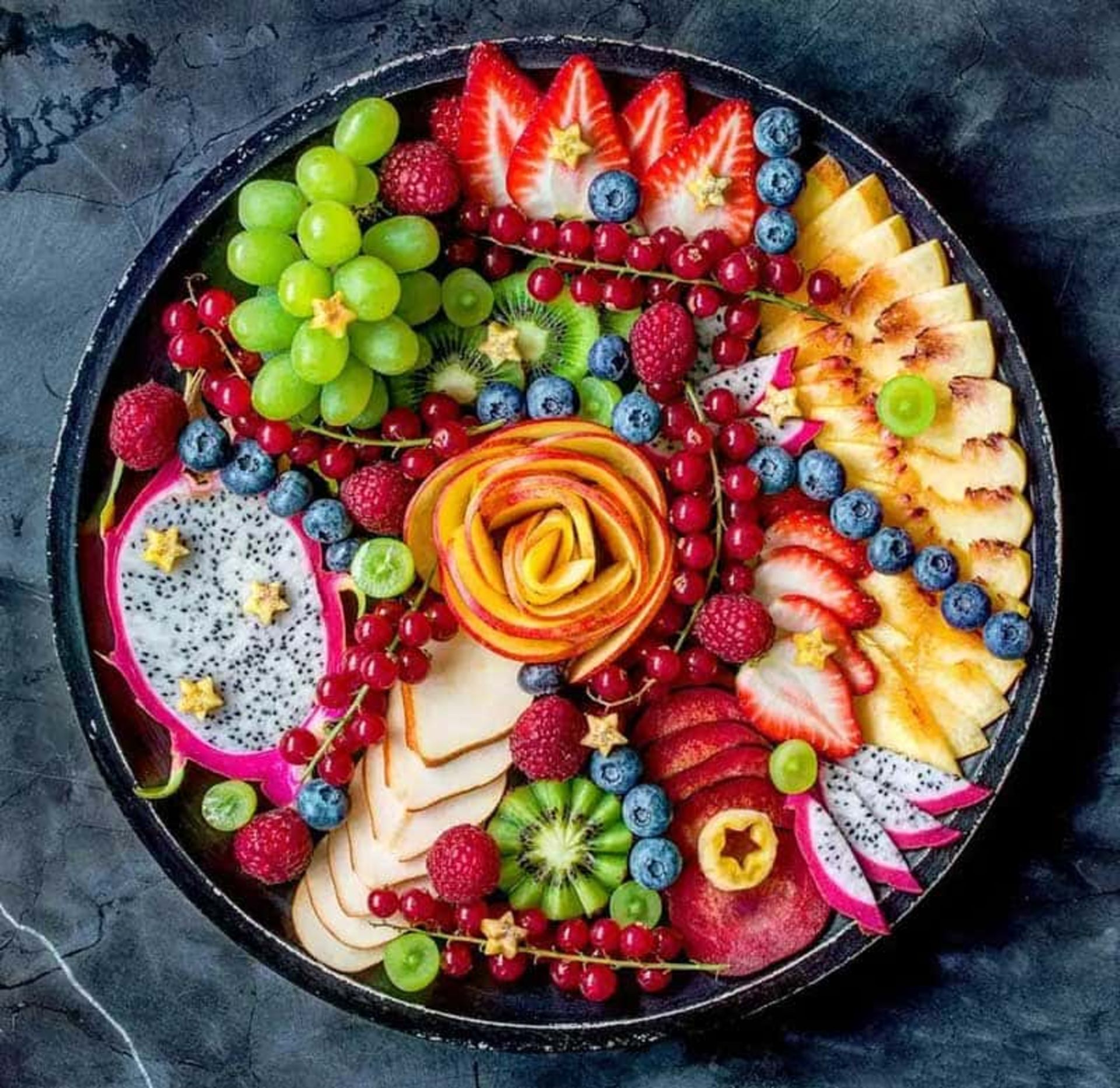 سالاد میوه؛ منبع عکس: instagram.com/vegan.dy؛ نام عکاس: Andy