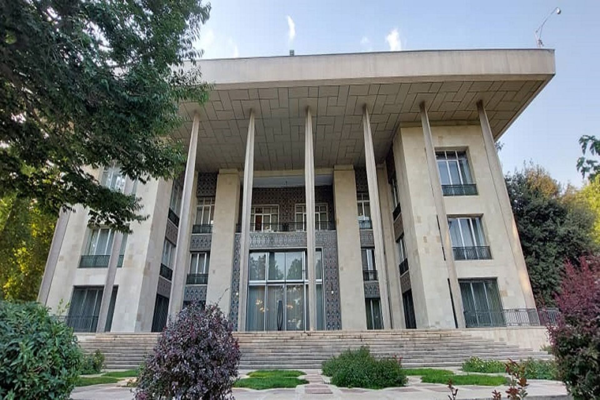 کاخ نیاوران