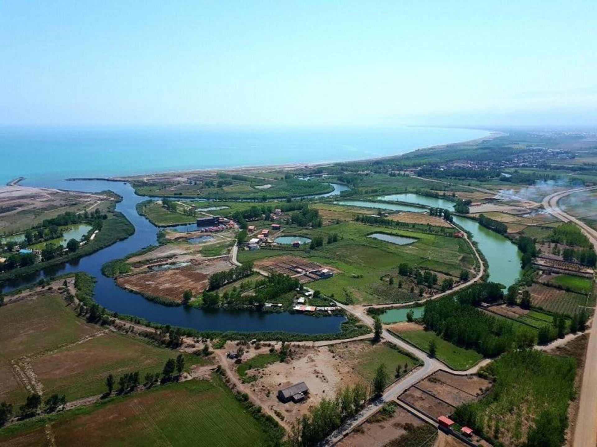 ساحل چمخاله کادر باز