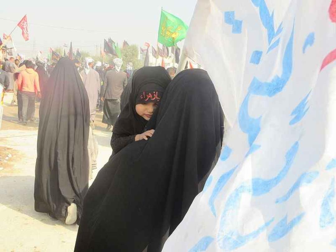 کودک و مادر در پیاده روی اربعین