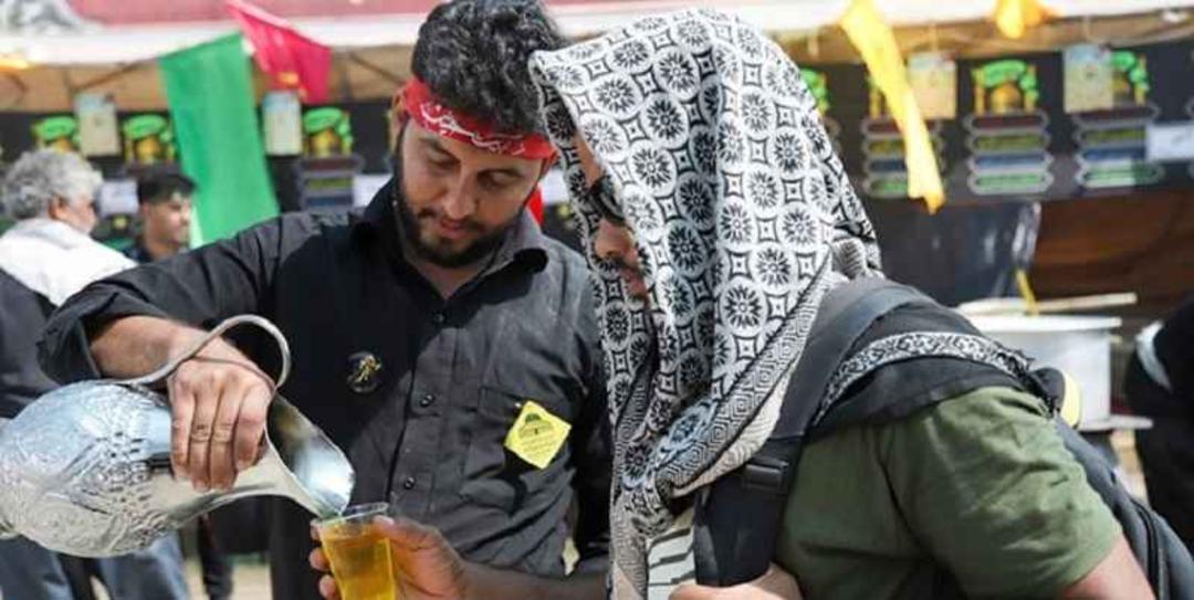 خدمات پذیرایی از زائران در مسیر پیاده روی اربعین