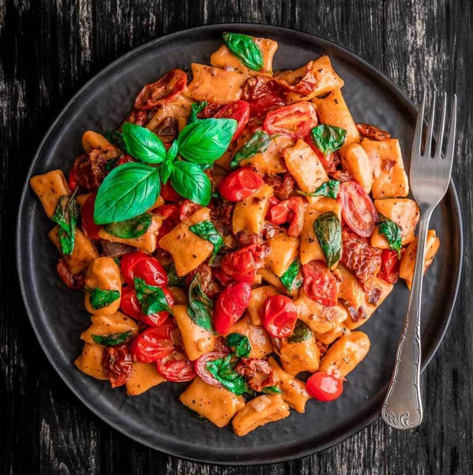 پاستا گوجه وگان؛ منبع عکس: instagram.com/vegan.dy؛ نام عکاس: Andy