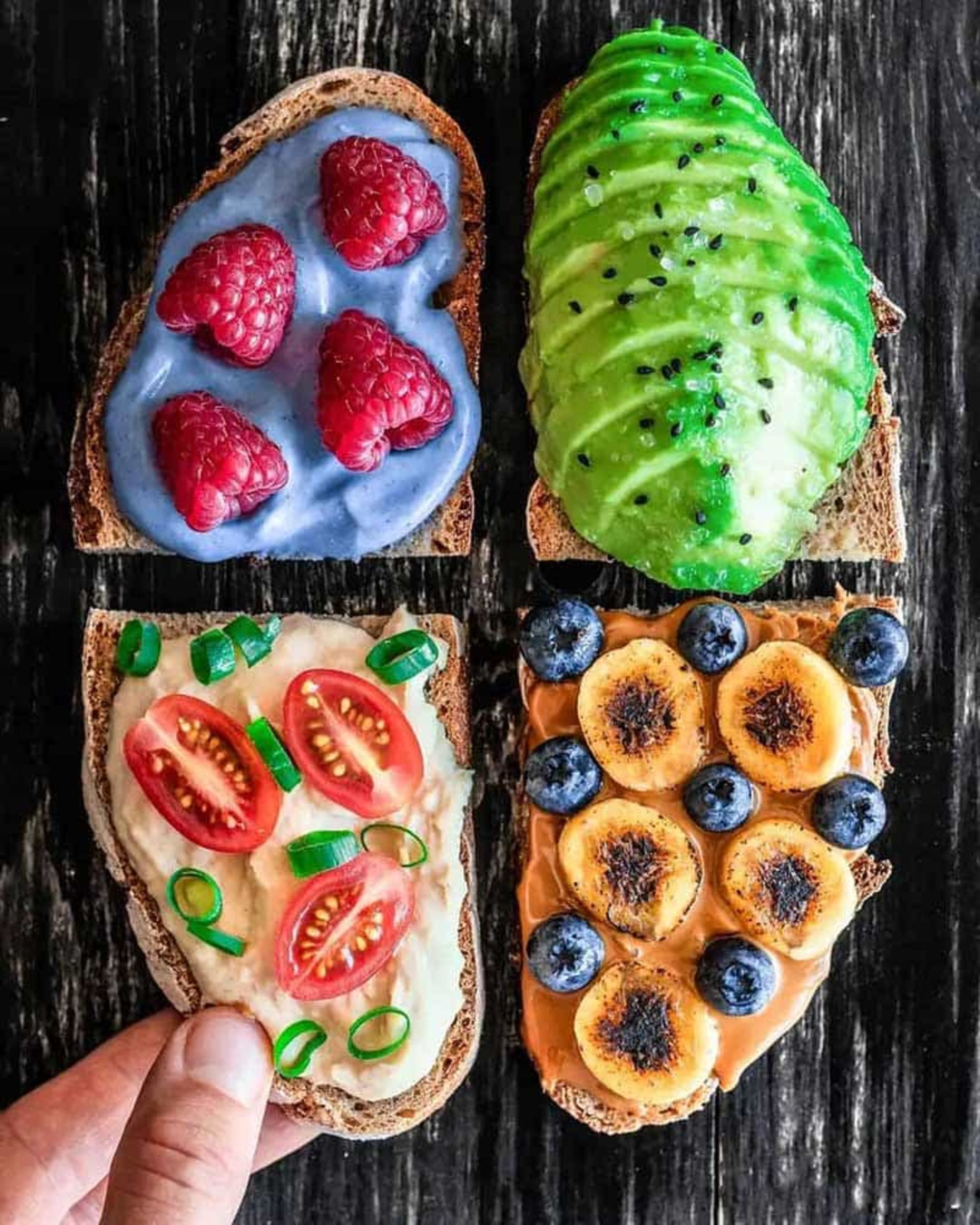 تست خامه و میوه؛ منبع عکس: instagram.com/vegan.dy؛ نام عکاس: Andy