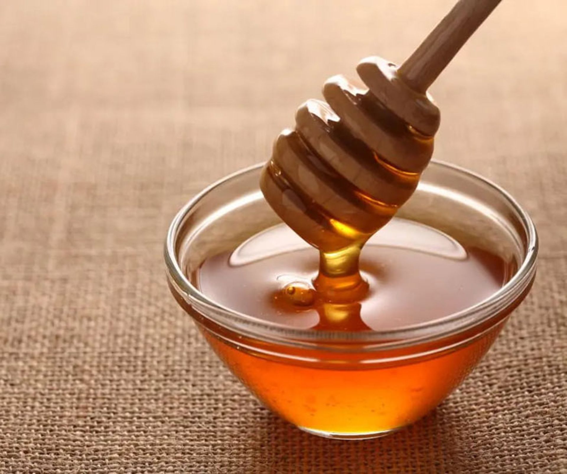 غلظت عسل طبیعی؛ منبع عکس: health shots؛ عکاس: نامشخص
