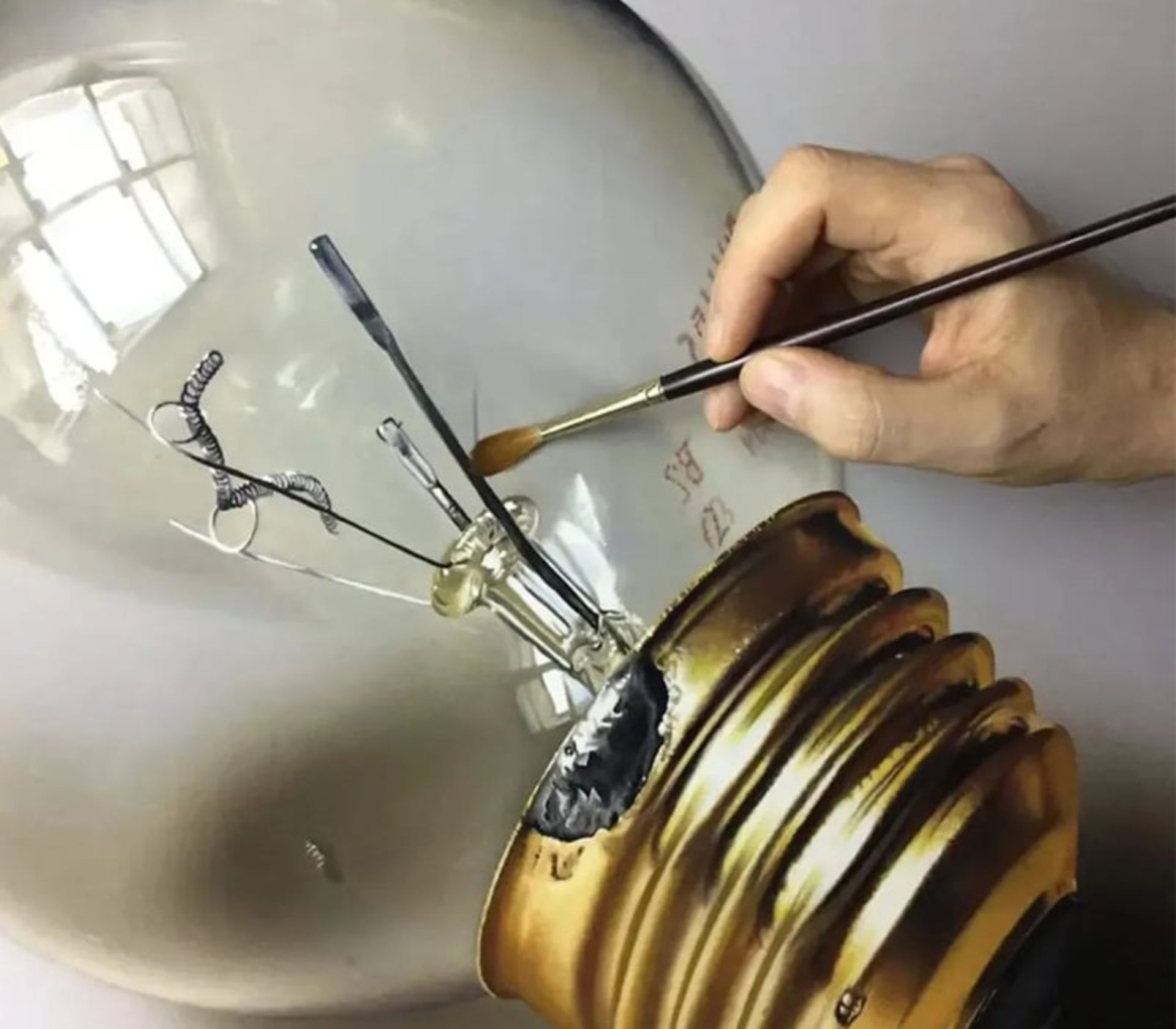 نقاشی سه بعدی لامپ