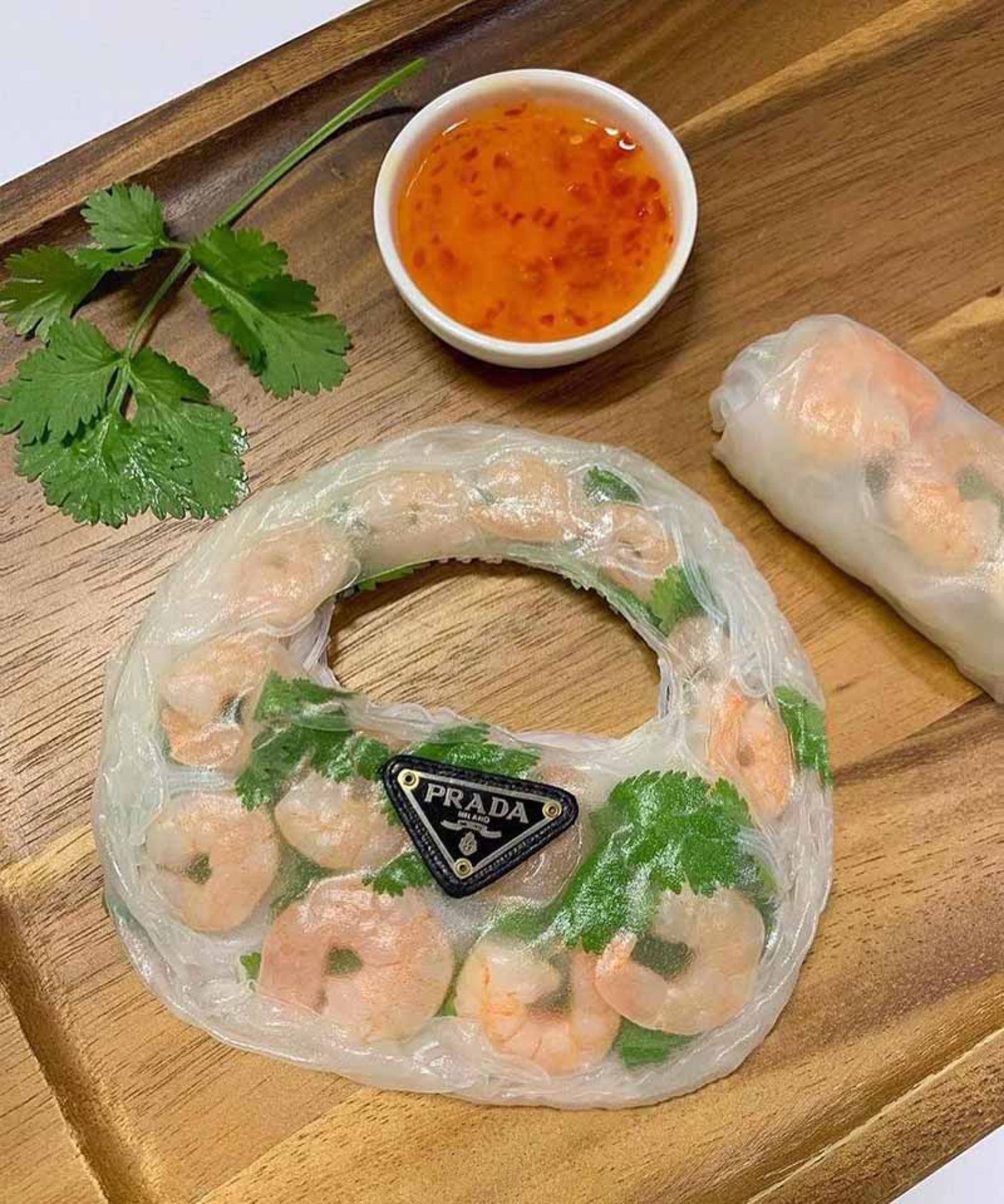 کیف خوراکی شفاف حاوی میگو