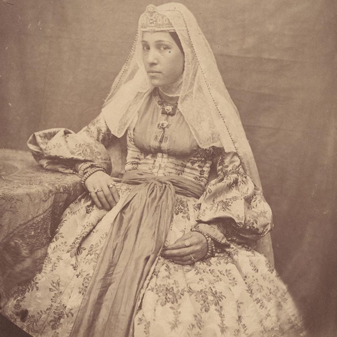 عکسی قدیمی از زنی ارمنی
