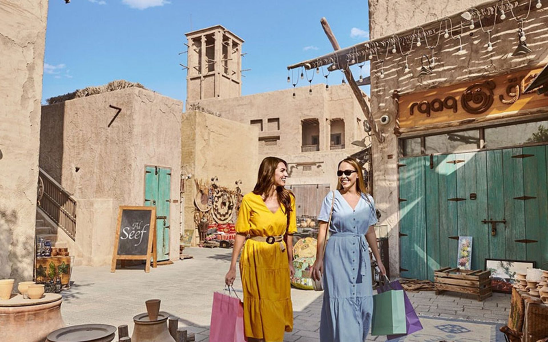 گردشگران در منطقه السیف دبی، منبع عکس: tripadvisor.com، عکاس: ناشناس