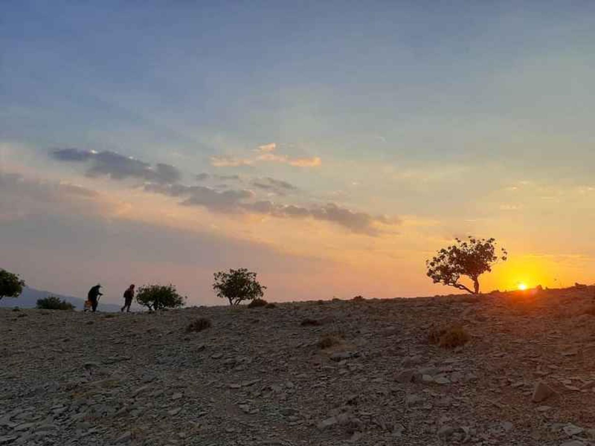 غروب خورشید در پارک منایع طبیعی ایلام، منبع عکس: گوگل مپ، عکاس: mo mo