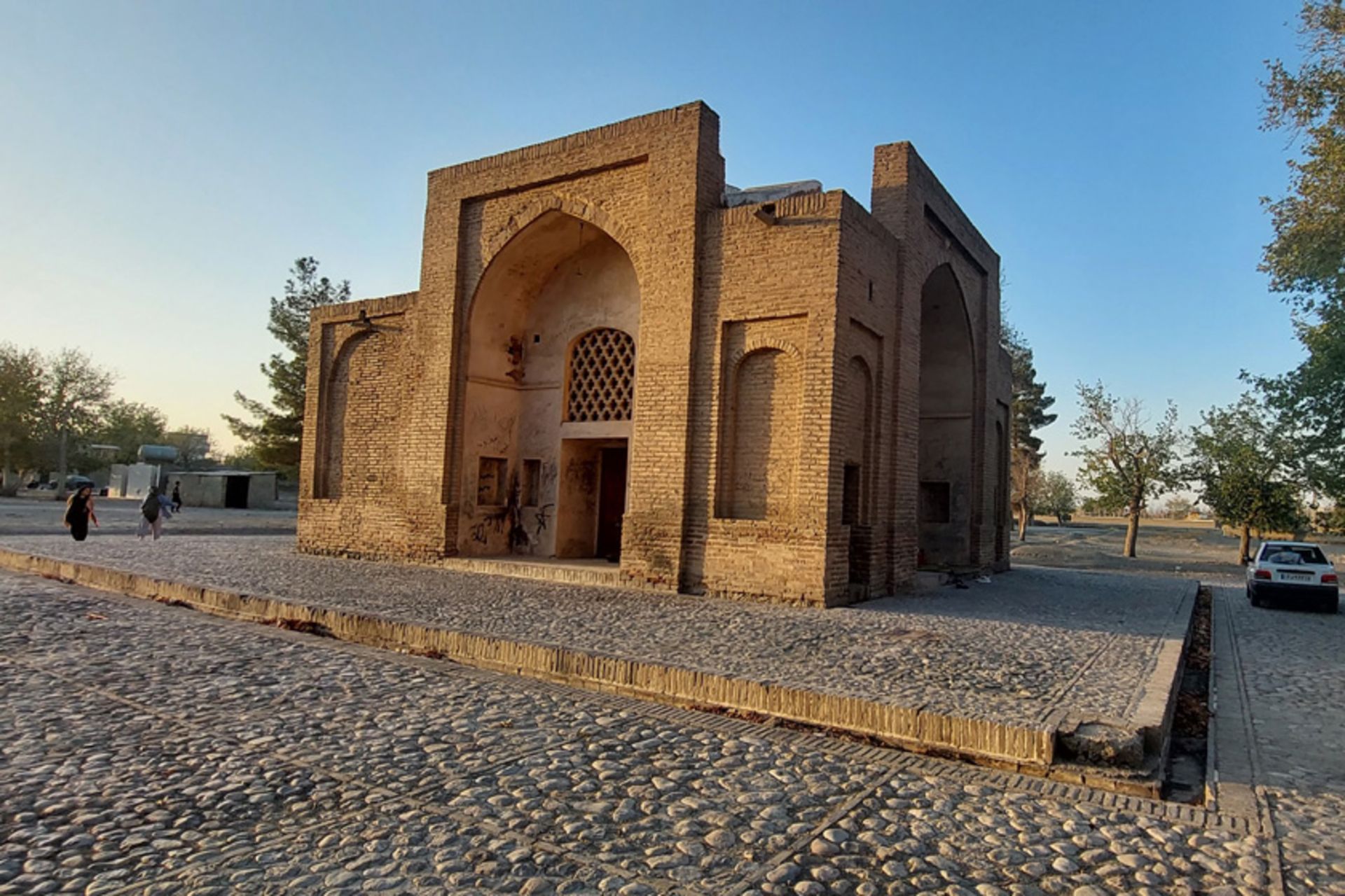 باغمزار ویرانی (عکس از ثمین موثقی)