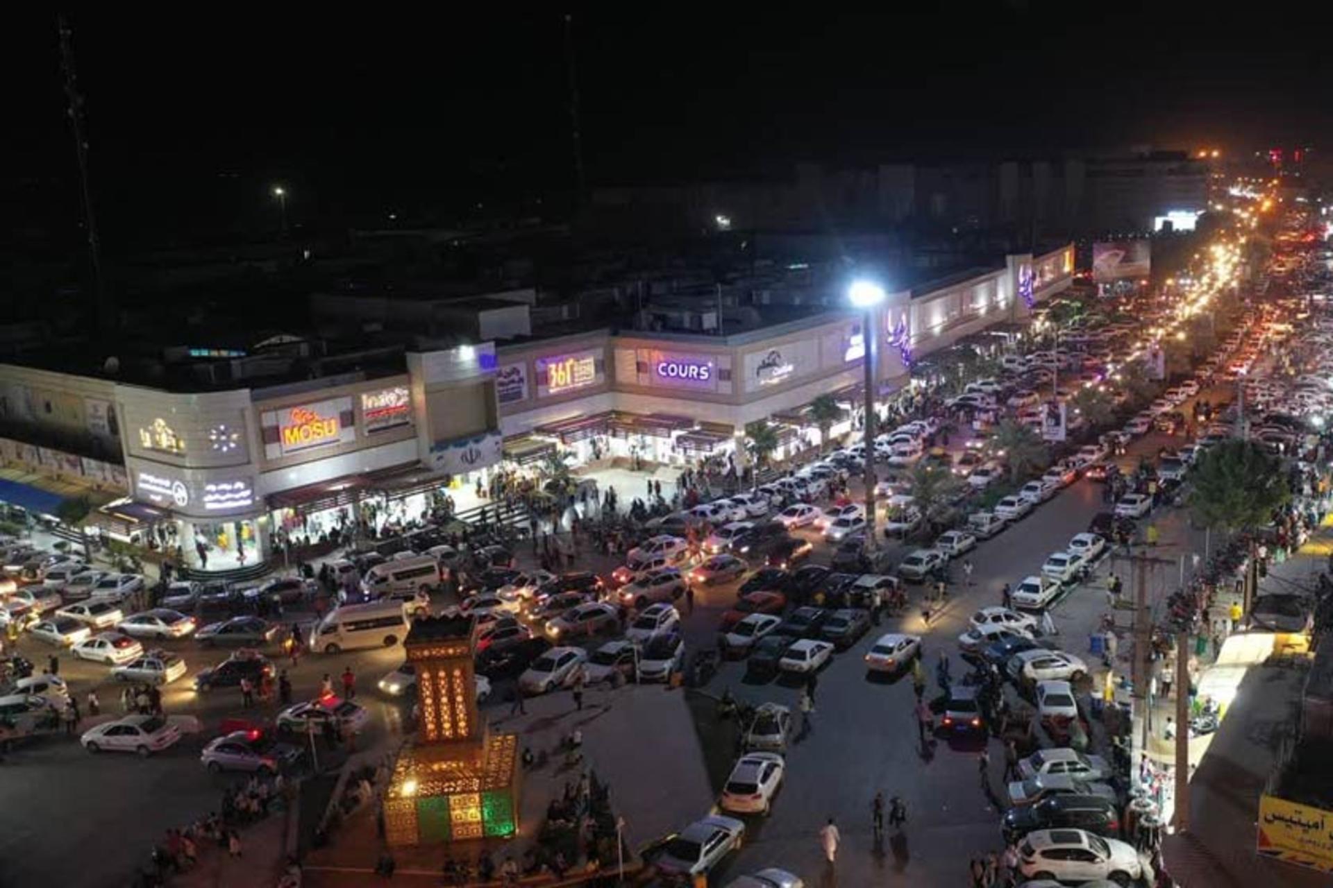 بازار دریا در شب