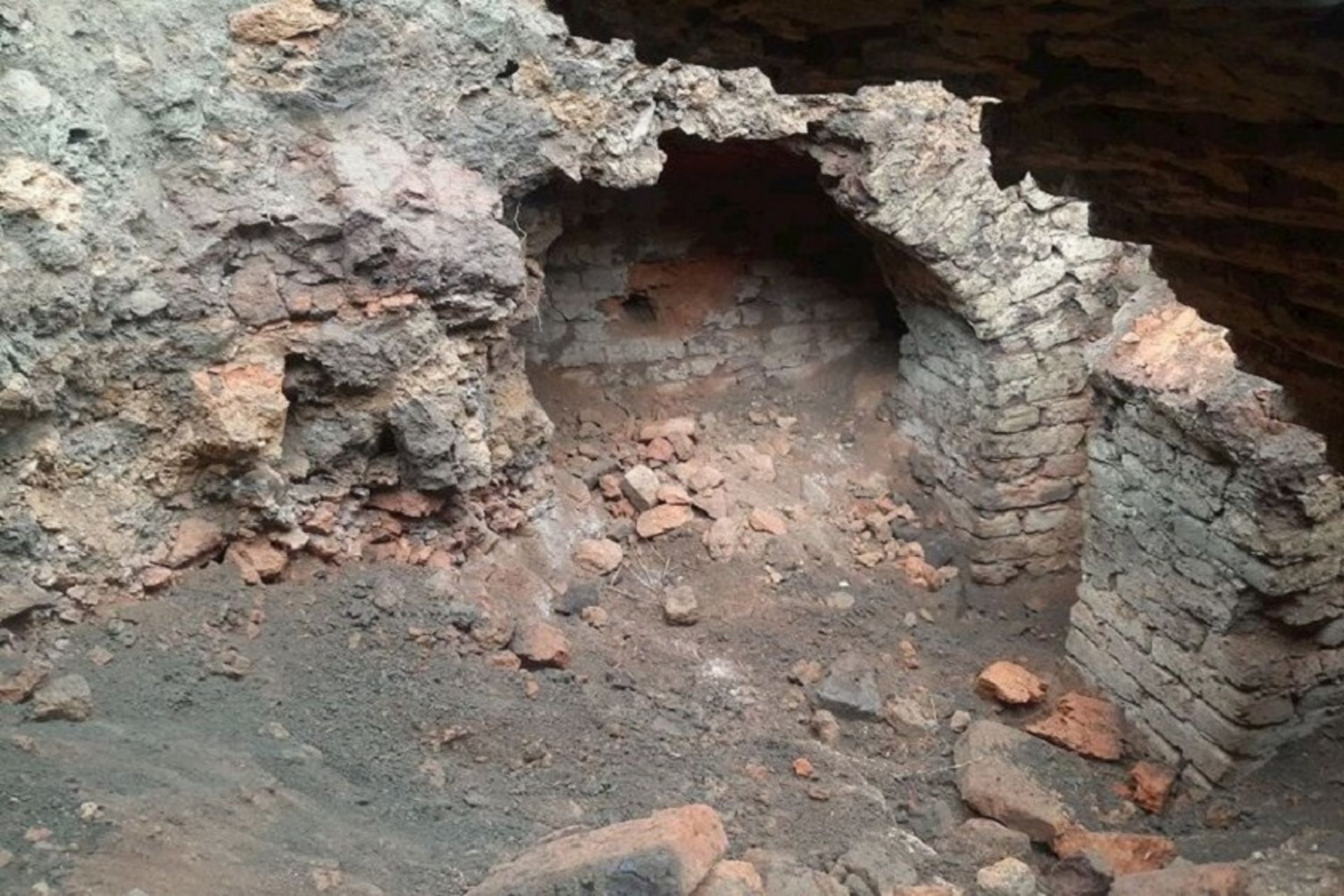 کشف یک محوطه تاریخی