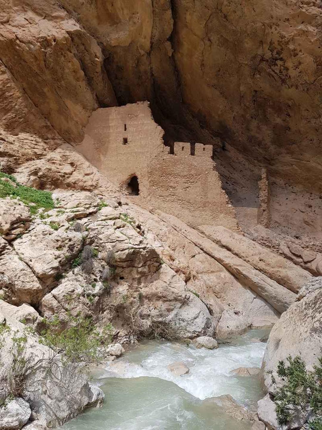 دژ شیخ مکان در دره شیخ مکان؛ منبع عکس: گوگل مپ؛ عکاس: امین تویسرکانی
