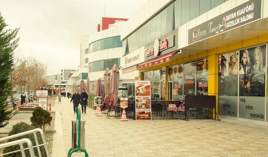 مرکز خرید بی پلازا د قونیه؛ منبع عکس: گوگ مپ؛ عکاس: Bey Plaza