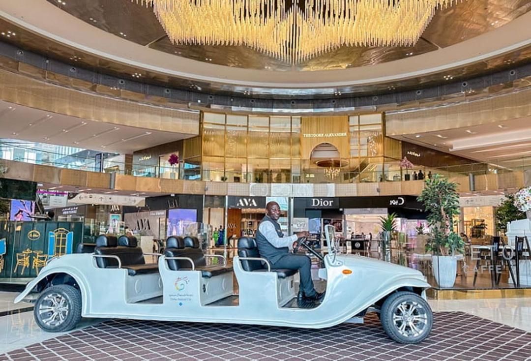 تاکسی های داخل مرکز خرید، منبع: dohafestivalcity، عکاس: نامشخص