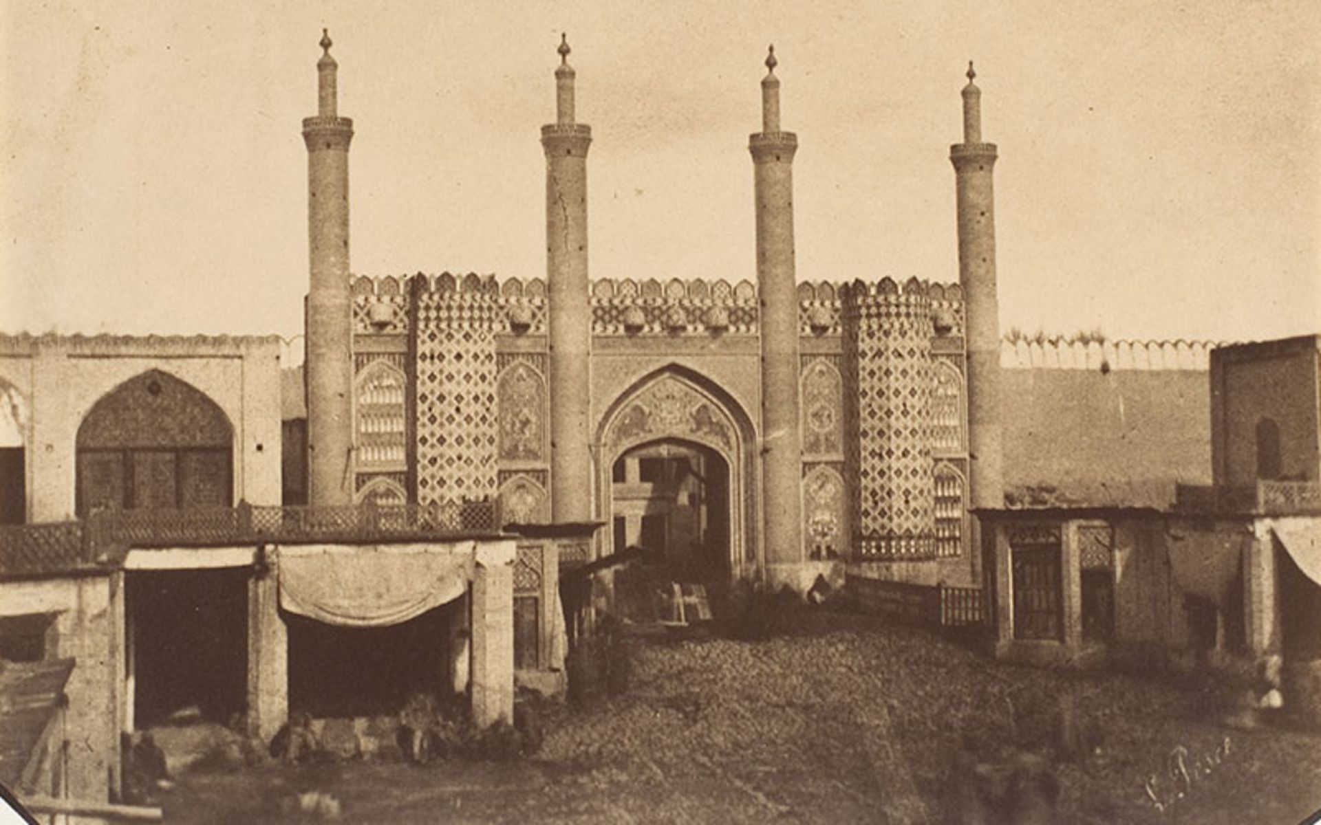 عکس قدیمی از دروازه ای در تهران