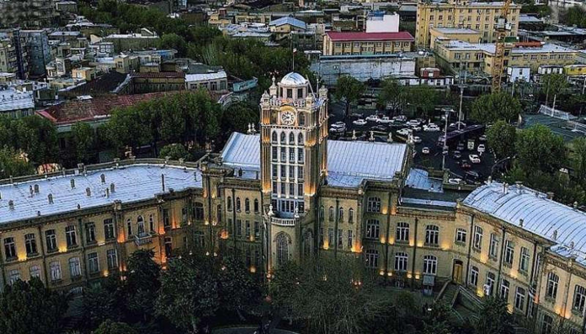 میدان ساعت ؛ منبع عکس- Darsvareh.org- عکاس-نامشخص