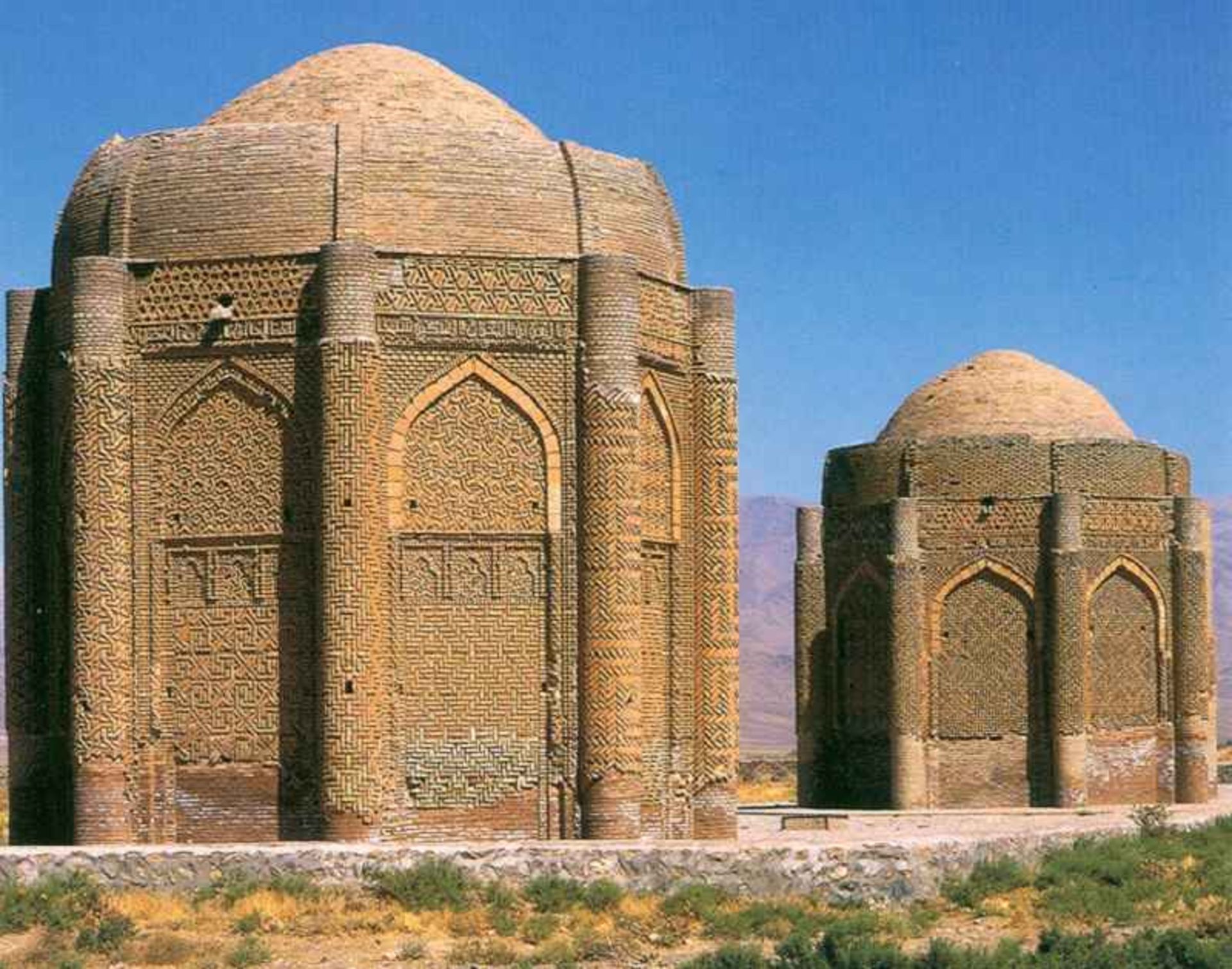 برج های دو قلو خرقان، منبع: گوگل مپ، عکاس: رضا کریمی