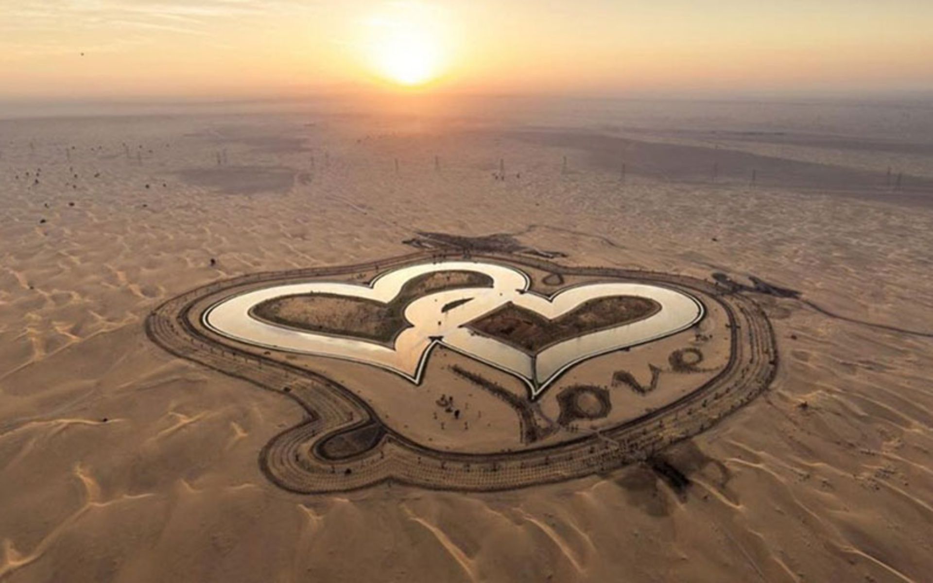 دریاچه عشق دبی، منبع عکس: timeoutdubai.com، عکاس: ناشناس