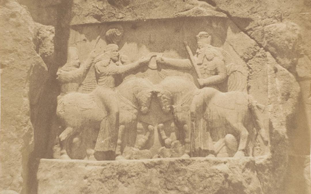 عکس قدیمی از حجاری روی کوه