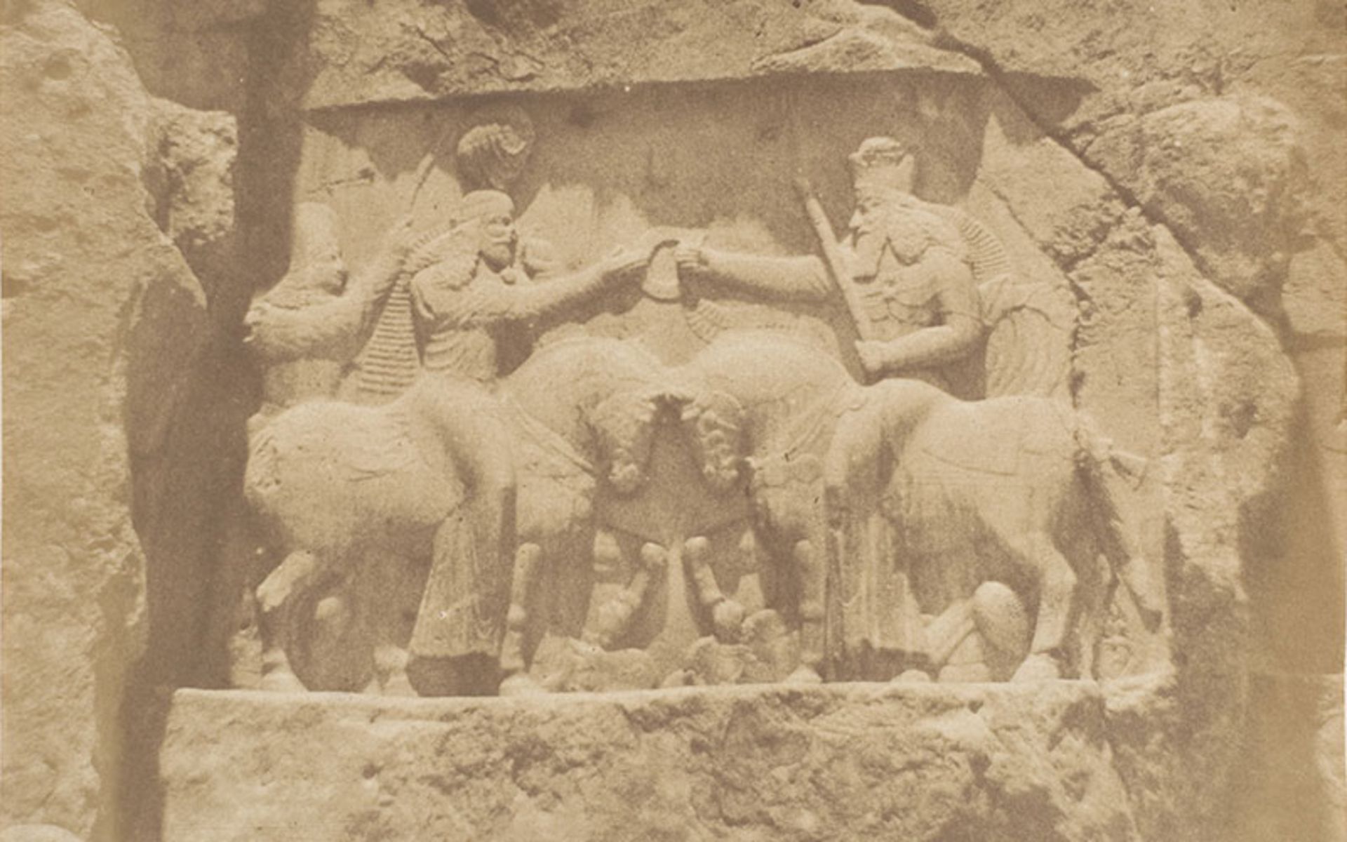 عکس قدیمی از حجاری روی کوه