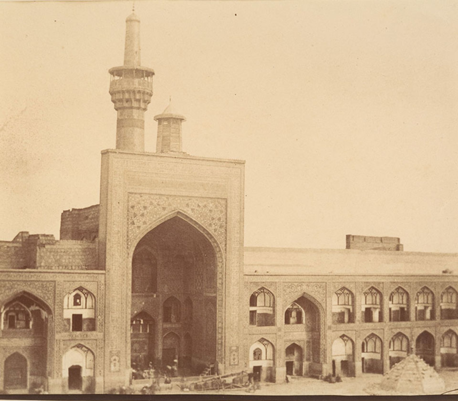 عکس قدیمی از بنایی مذهبی