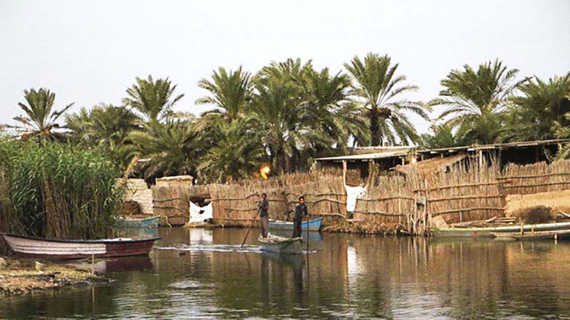 روستای سراخیه کنار تالاب شادگان؛ منبع عکس: iFilm؛ عکاس: نامشخص