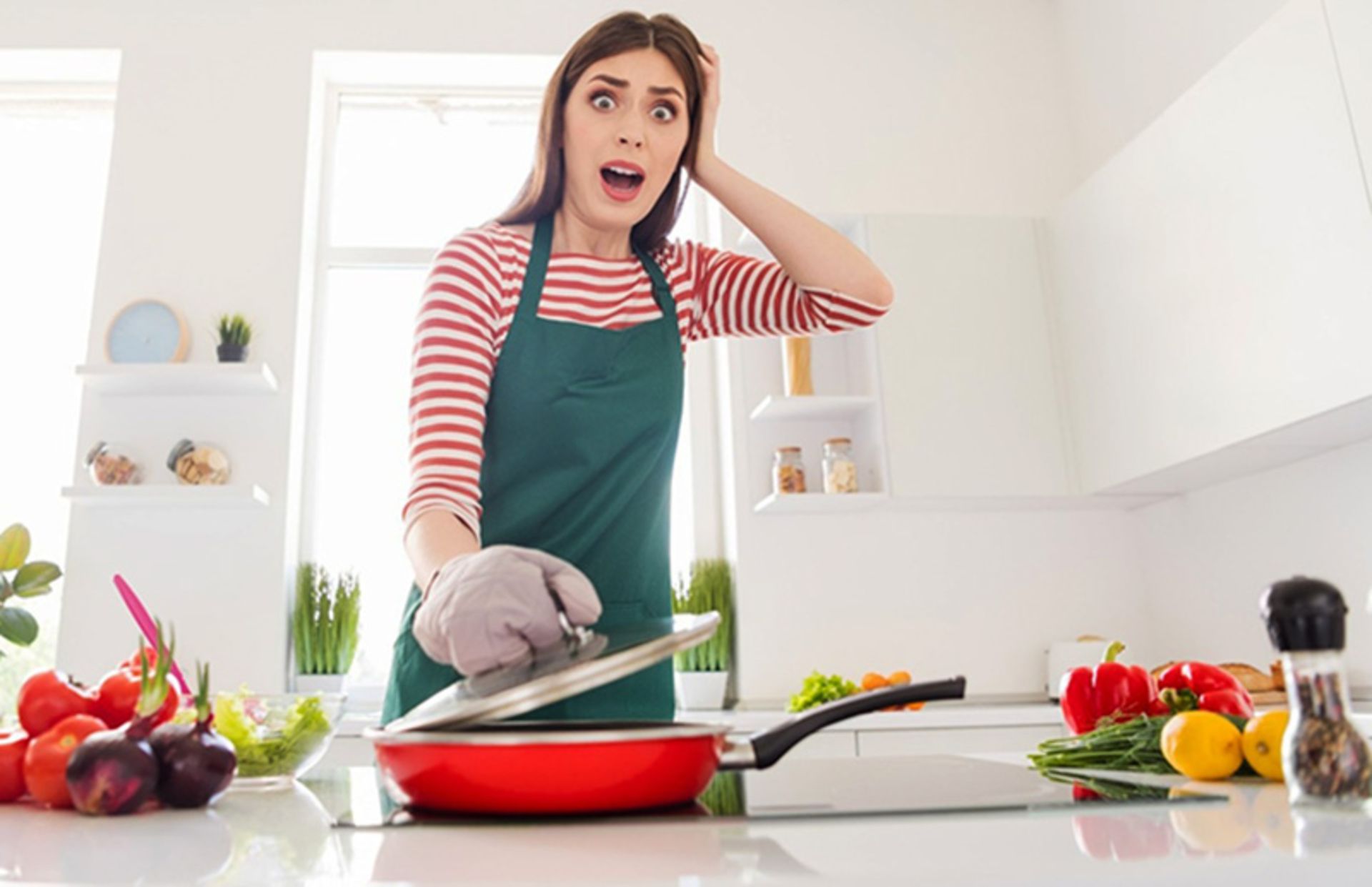 ترس از پختن غذا در یک زن؛ منبع عکس: mashed؛ عکاس: نامشخص