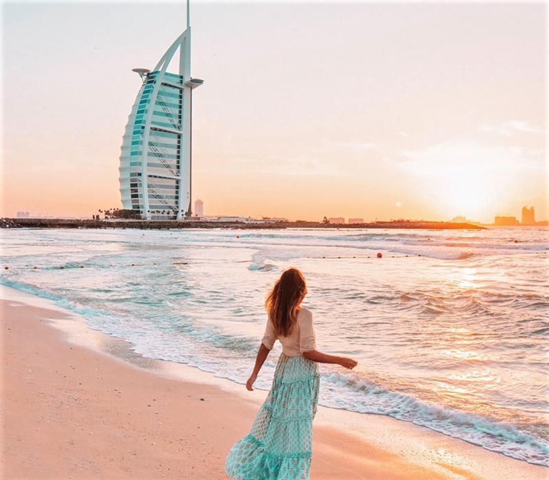 تصویر برج العرب دبی، منبع عکس: dianamiaus.com، عکاس: ناشناس