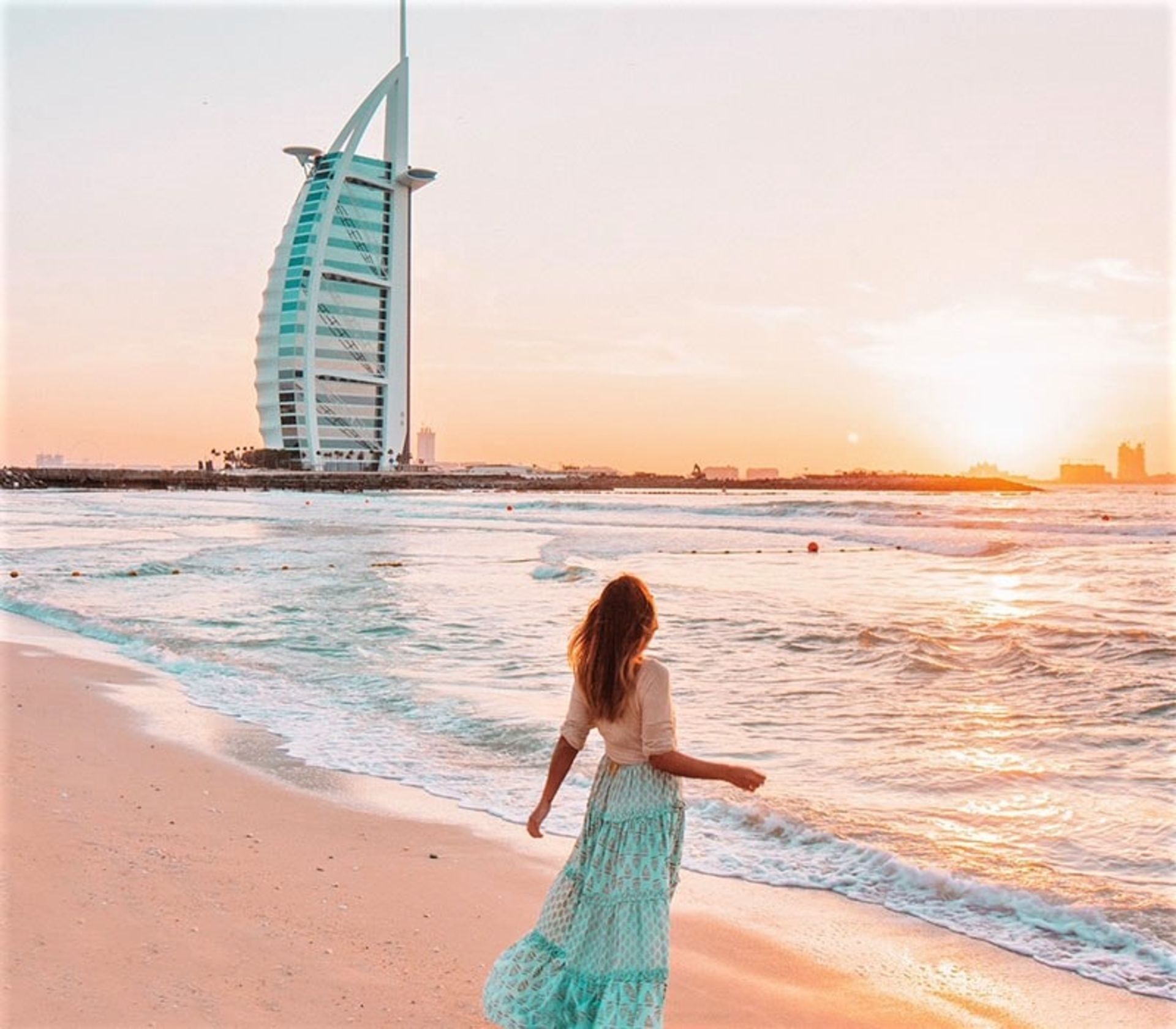 تصویر برج العرب دبی، منبع عکس: dianamiaus.com، عکاس: ناشناس