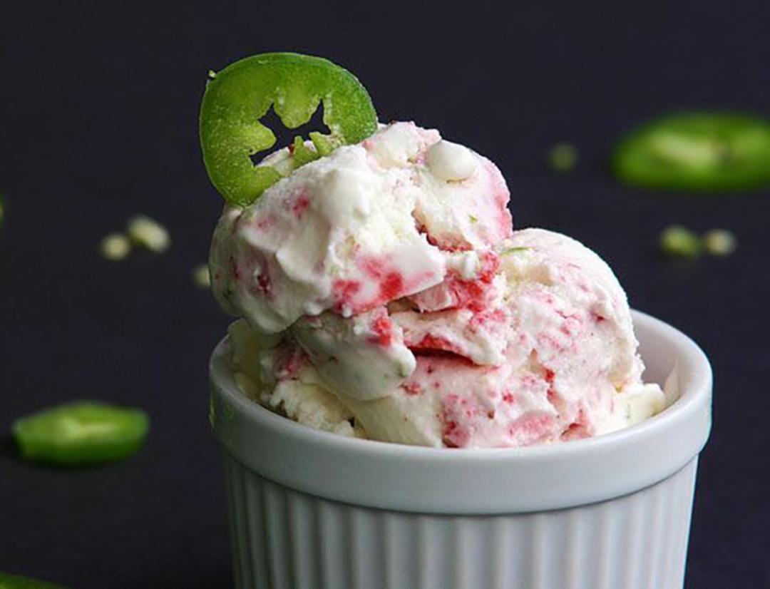 بستنی عسل و هالوپینو ؛ منبع عکس: Pinterest؛ نام عکاس: نامشخص