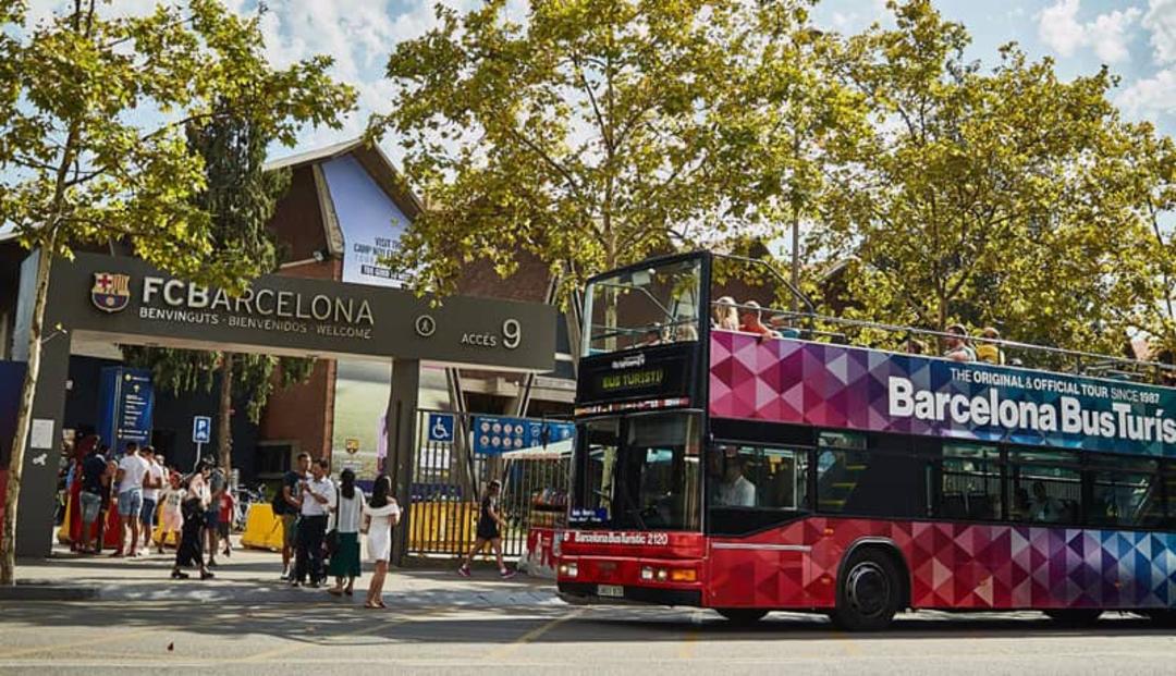 اتوبوس ورزشگاه نیوکمپ؛ منبع عکس: Barcelona Bus Turistic؛ عکاس: نامشخص