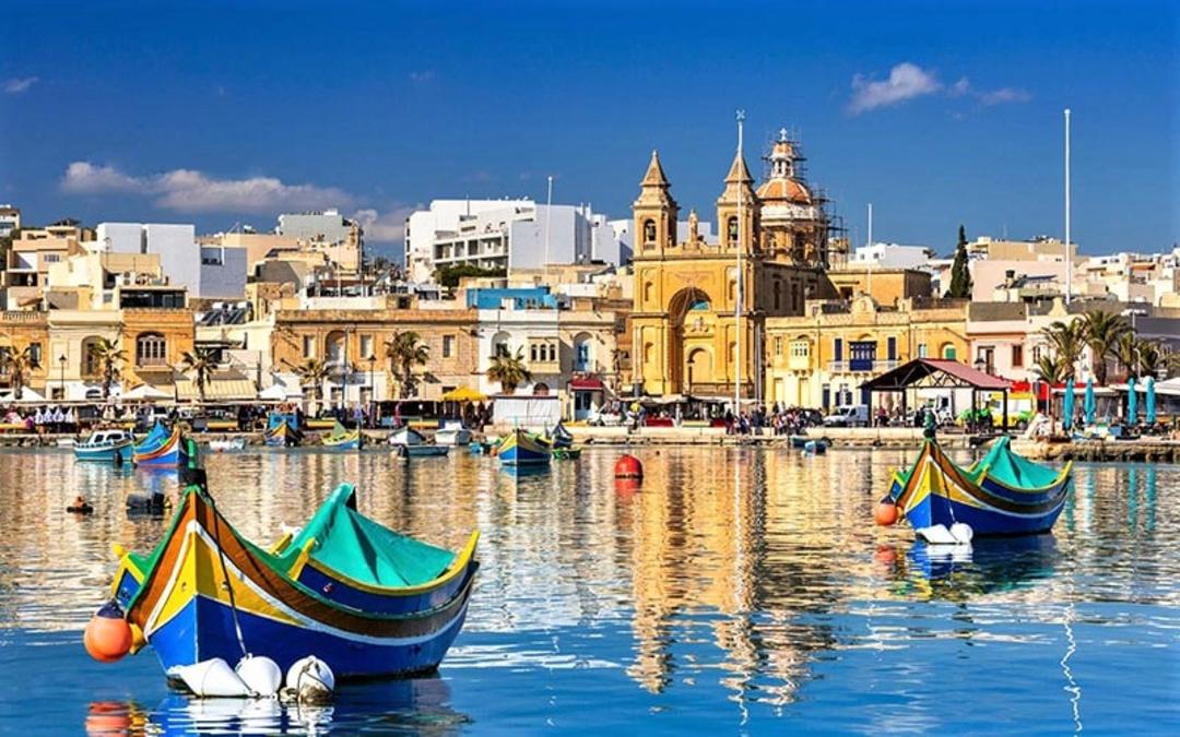 قایق ها در شهر مالت، منبع عکس: abercrombiekent.co.uk، عکاس نامشخص