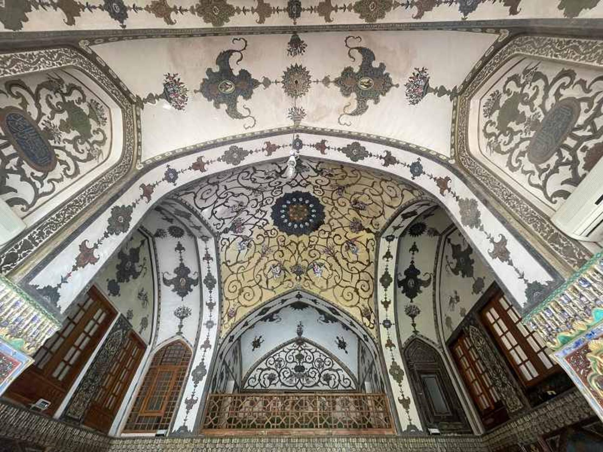 تزئینات طاق خانه هارونیه؛ منبع عکس: گوگل مپ؛ عکاس: Mohammad Kalantari