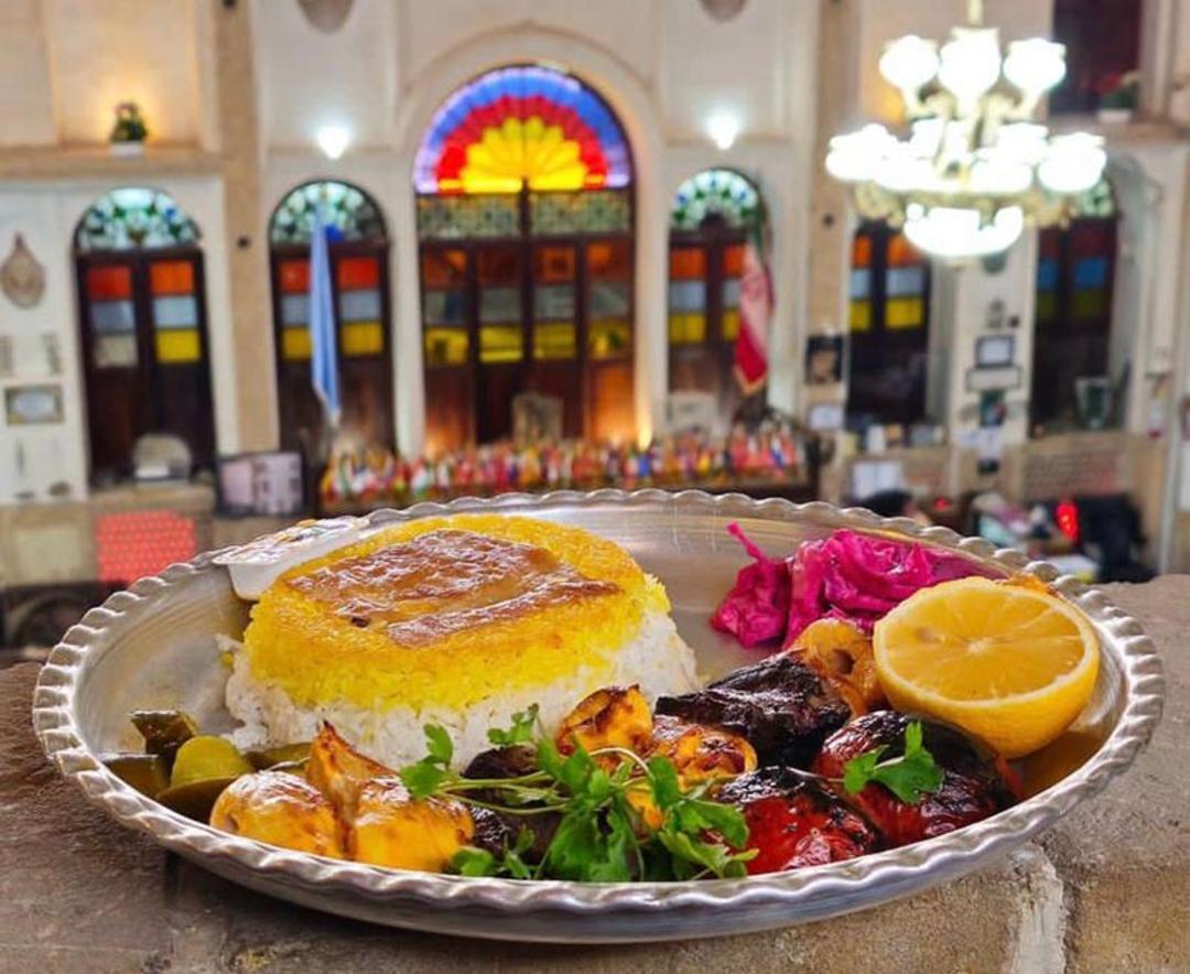 غذای رستوران خانه تاریخی عباسیان