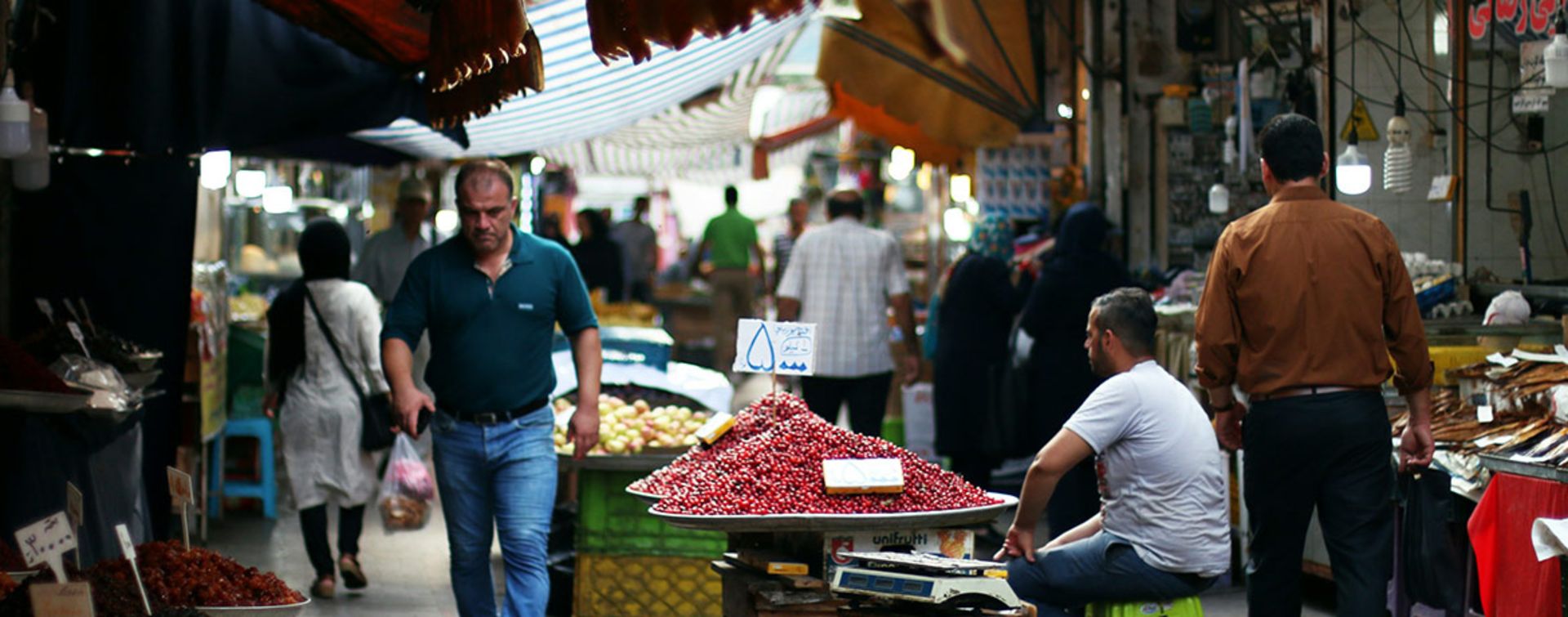 بازار رشت؛ منبع عکس: Unsplash؛ عکاس: علی کوکب
